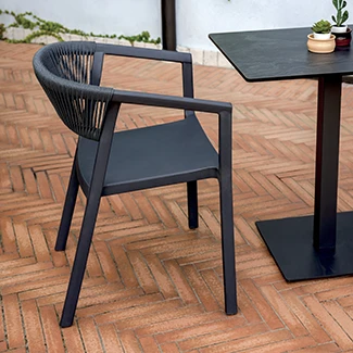 Poltrona in plastica Lione