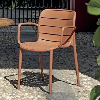 Poltrona in plastica Pisa